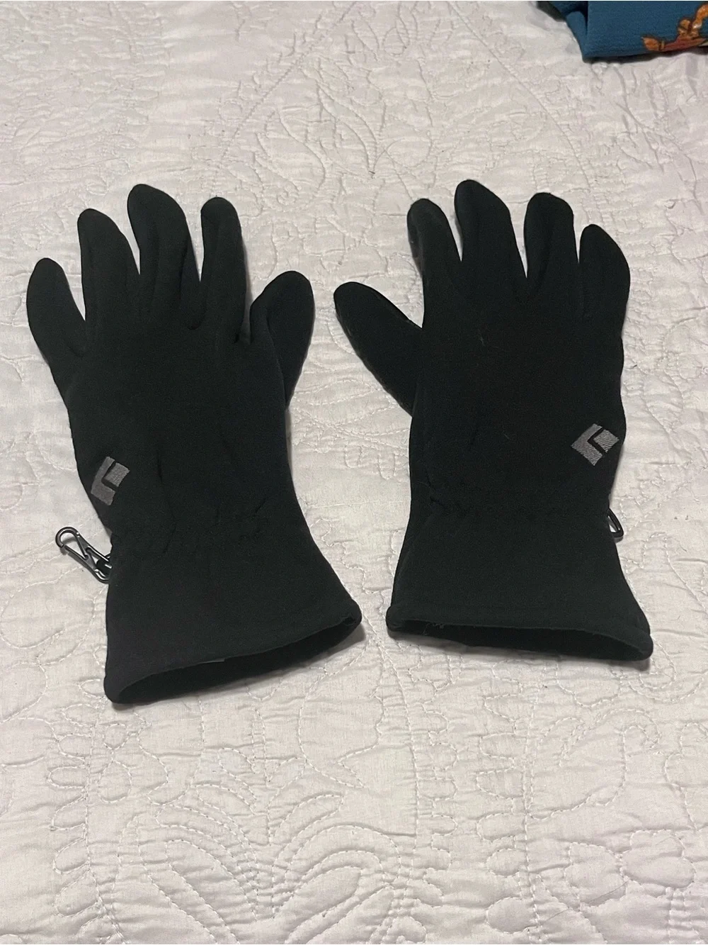 Black Fleece-Lined Outdoor Gloves with Reflective Logo